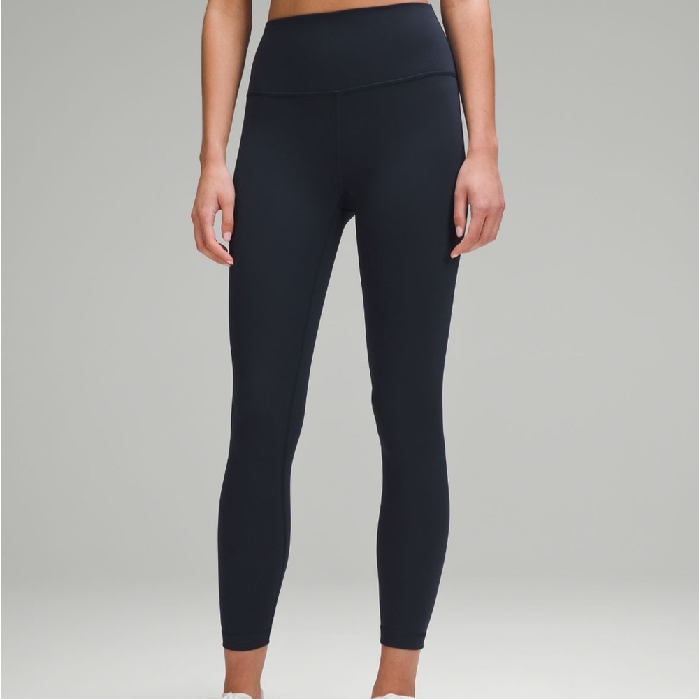 Lululemon Wunder Train 25 in - Navy Blue - Size 6